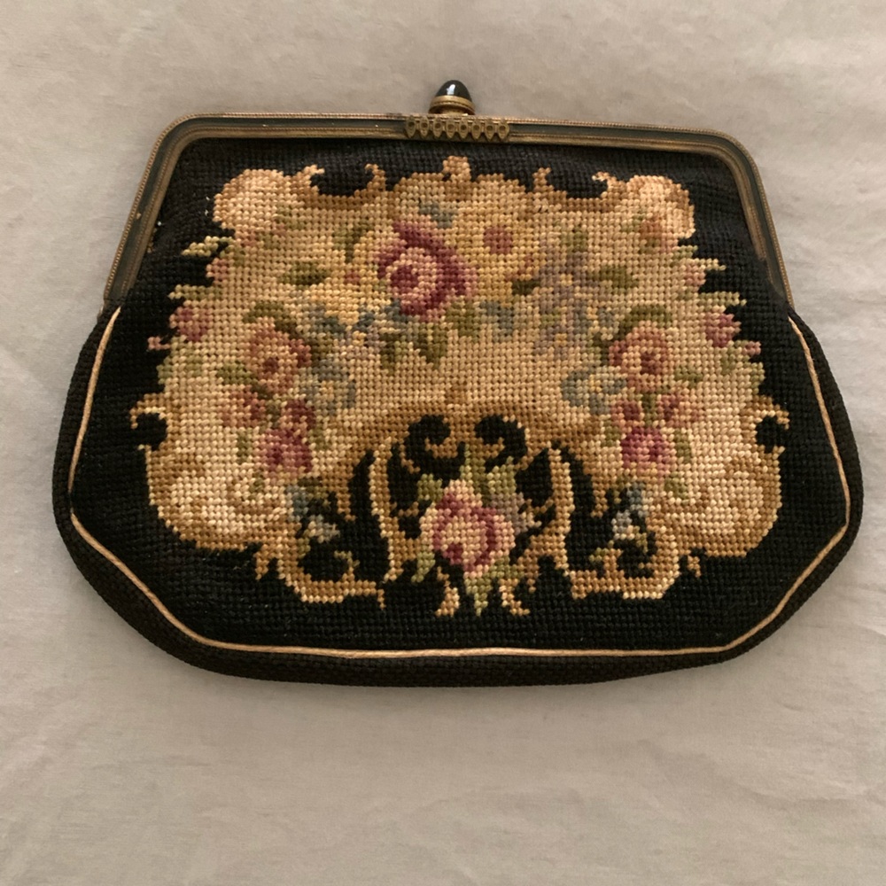 Ca1920 Needlepoint Clutch